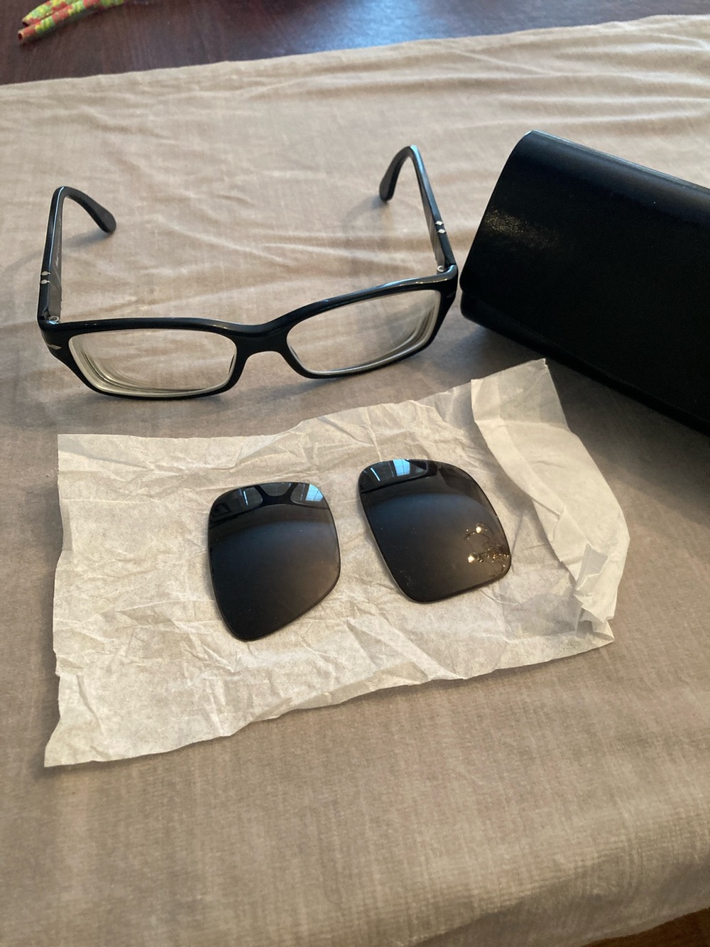 Persol Black Frame and NEW Black Replacement Sunglass Lenses with Case - Picture 2 of 5